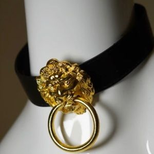 BLACK PVC LIONHEAD CHOKER